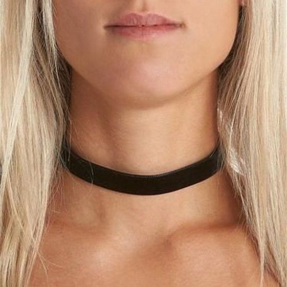 choker -naszyjnik-czarny-aksamitny