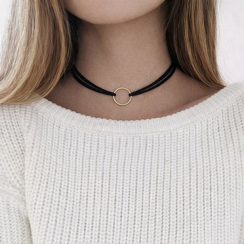 choker-z-kolkiem