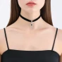 choker-aksamitka-z-krzyzykiem